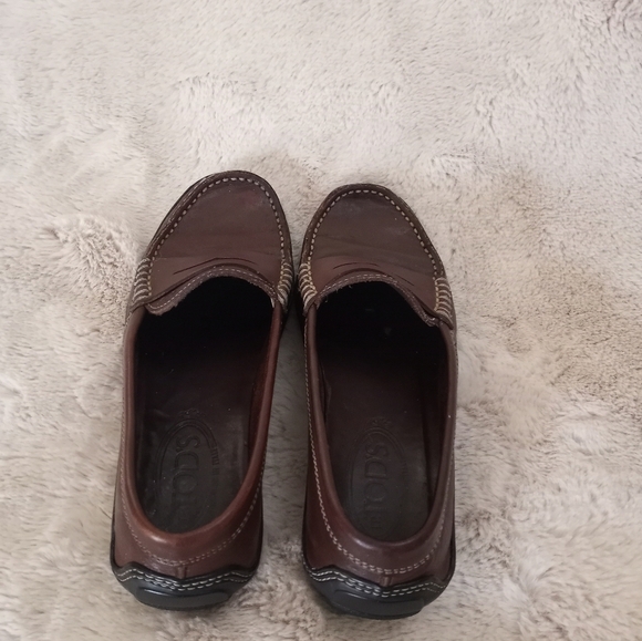 Tod's Classic Preppy Old Money Italian Made Leather Penny Loafers - Picture 3 of 9